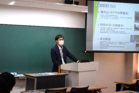 写真：講義をする森田将司さん