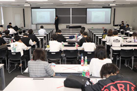 写真：講義の様子