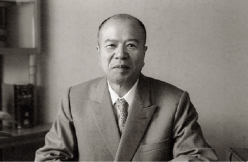 創立者 鈴木修学先生