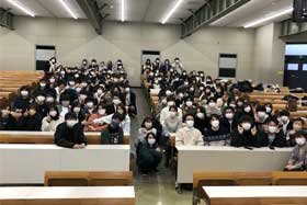 写真:模擬カンファレンス参加者による集合写真