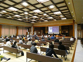 写真:講演会の様子1