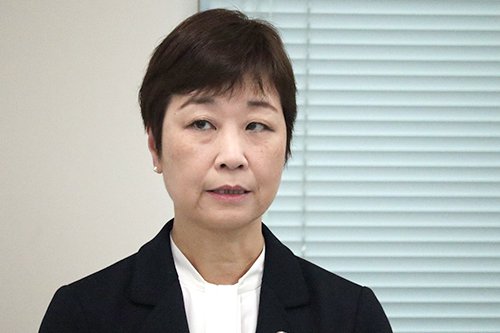 挨拶を述べる保正 友子　社会福祉学部長