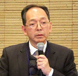 報告中の田中院長