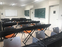 写真：改修された演習授業用の教室