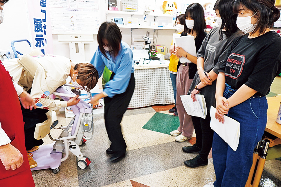 写真：認定介護福祉士取得に向けての授業の様子