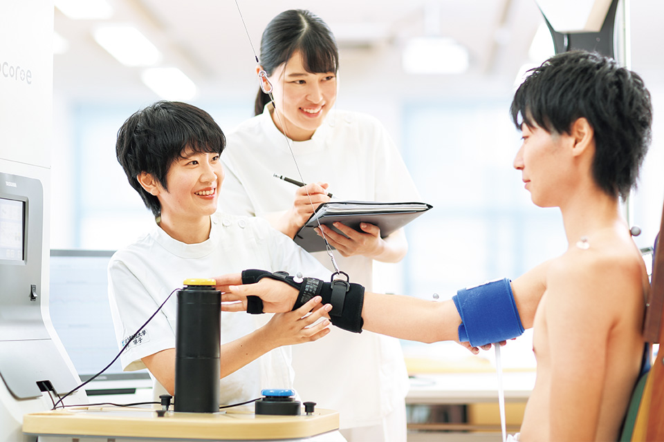 写真：リハビリテーション学科 作業療法学専攻の授業の風景