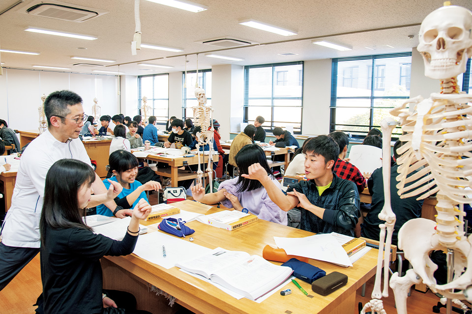 写真：国家試験合格に向けての授業の風景