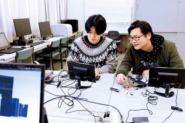 写真:4年間の学びの風景