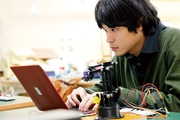 写真:4年間の学びの風景