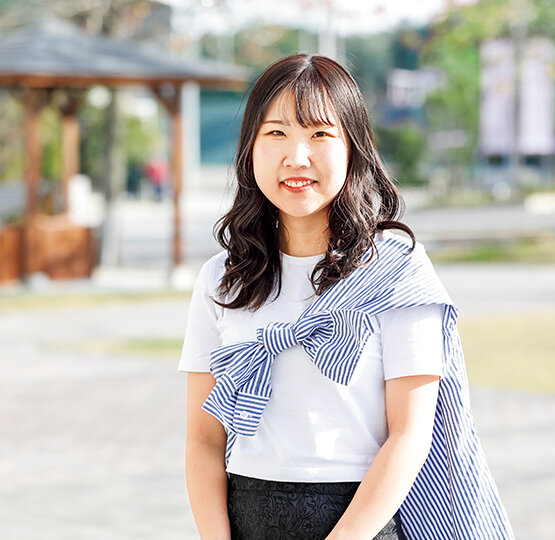 2022年3月卒業 鈴木 百々音