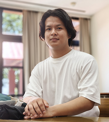 GURUNG AVIRAL