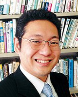 写真：鈴木 健司准教授